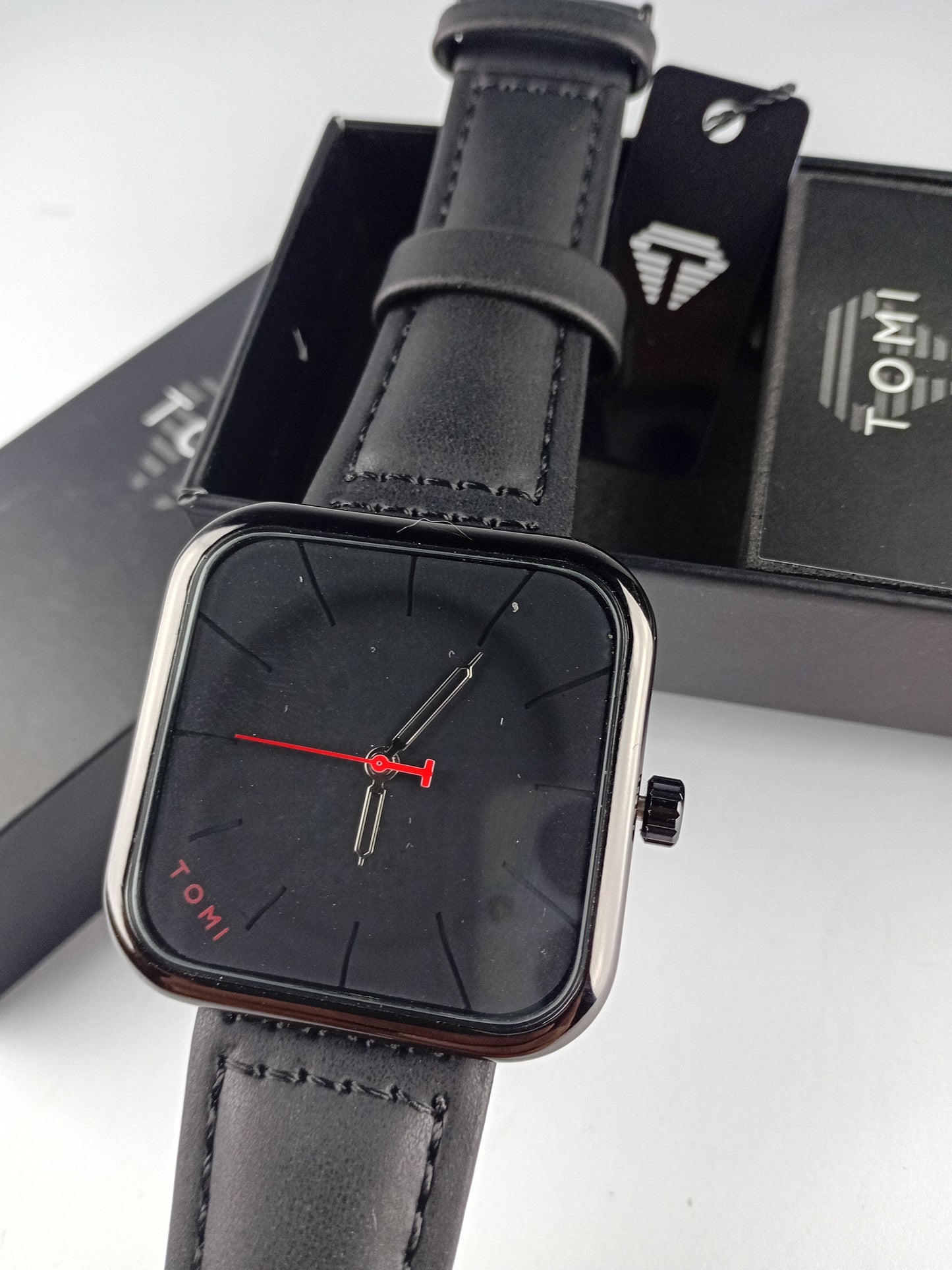 TOMI T-093 Men’s Square Dial Watch – Casual Fashion with Leather Strap