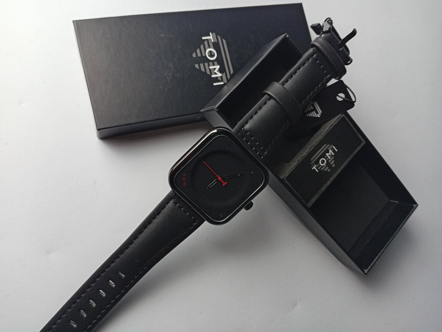 TOMI T-093 Men’s Square Dial Watch – Casual Fashion with Leather Strap