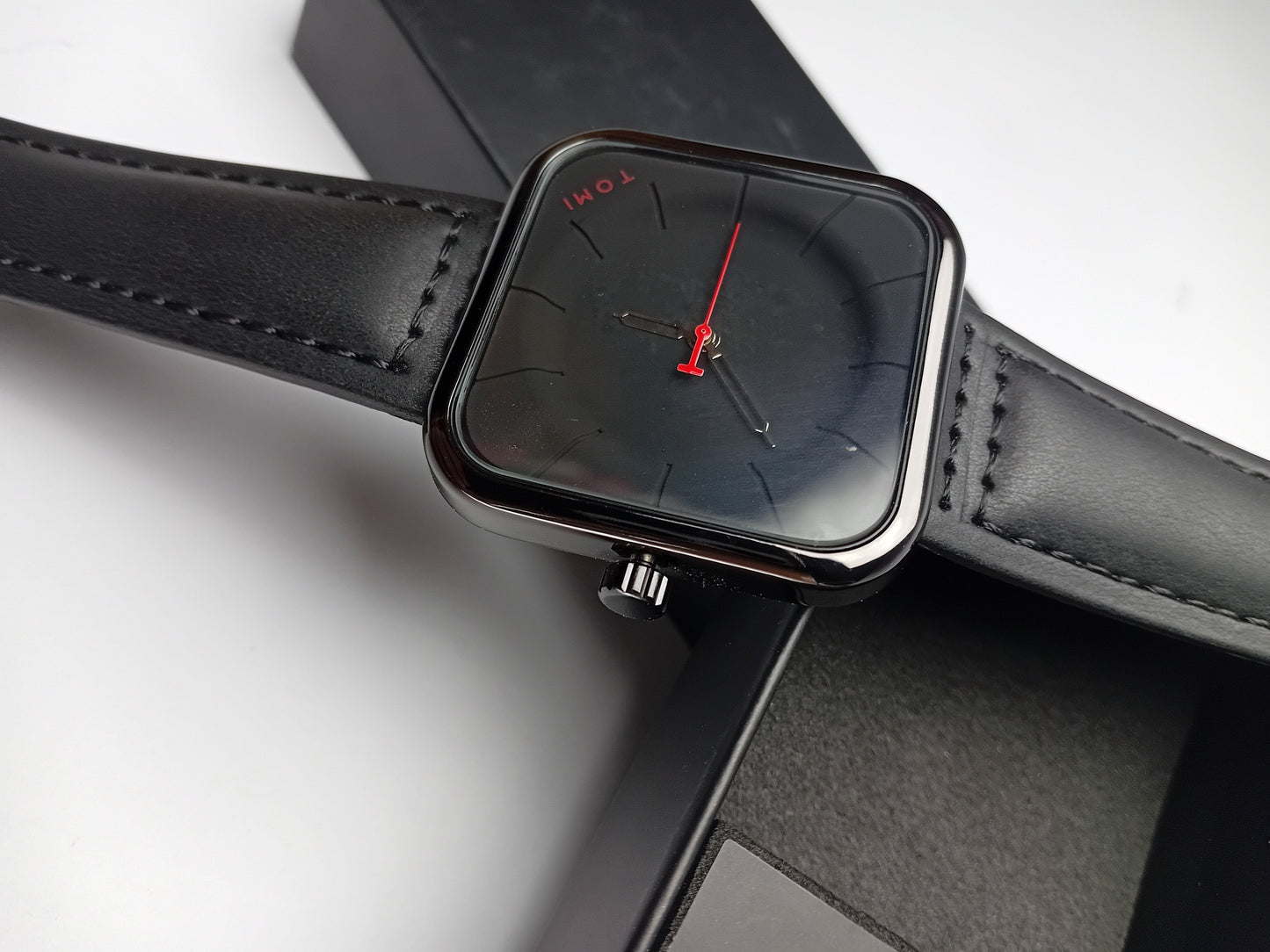 TOMI T-093 Men’s Square Dial Watch – Casual Fashion with Leather Strap
