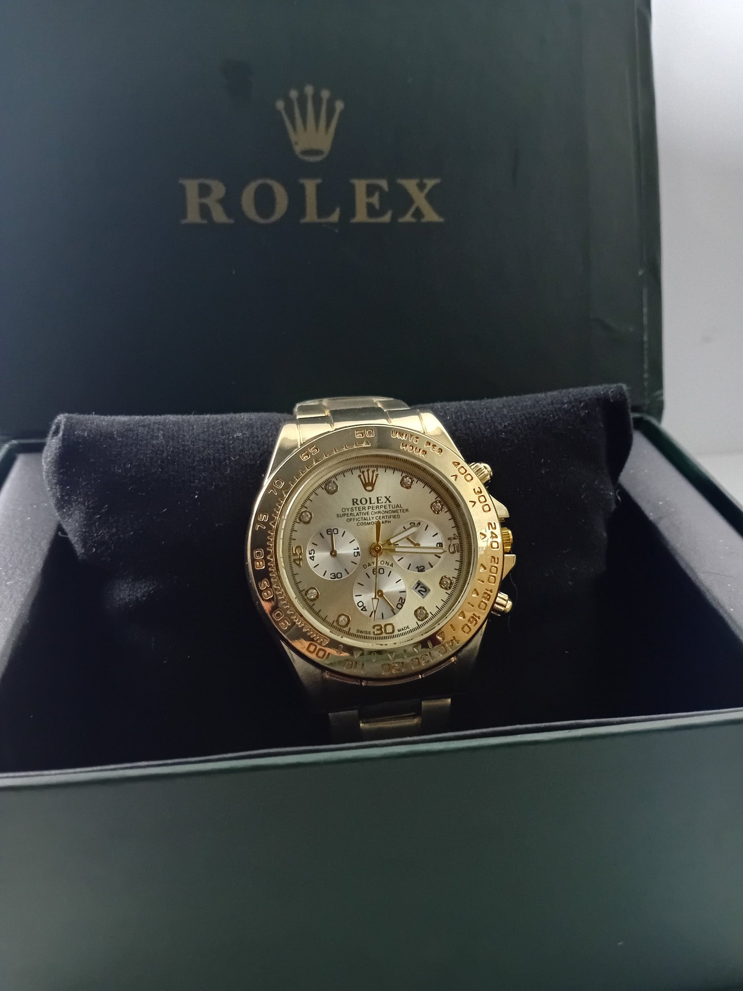 Rolex – Oyster Perpetual Cosmograph – Golden Stainless Steel Watch | Premium Lock