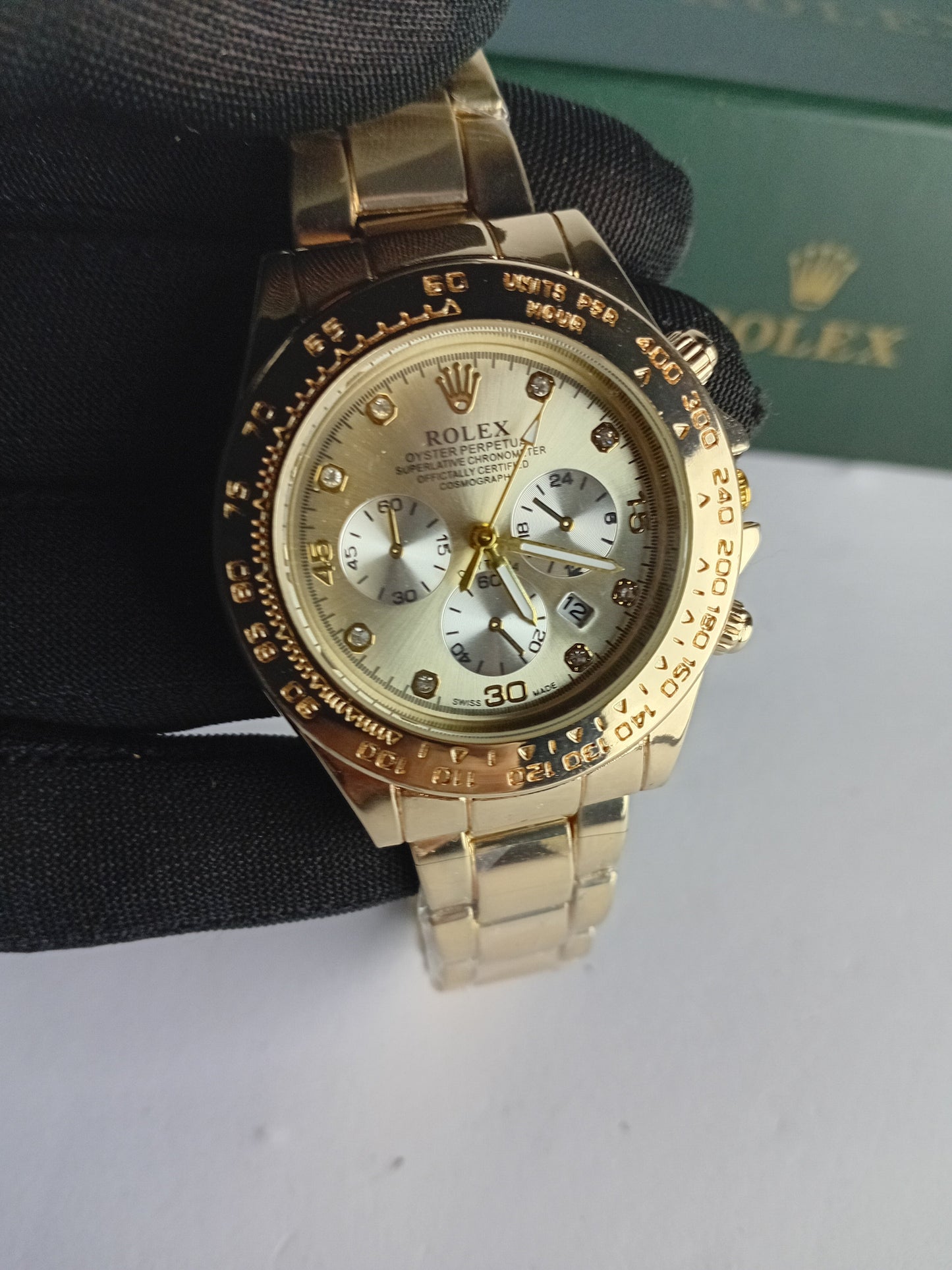 Rolex – Oyster Perpetual Cosmograph – Golden Stainless Steel Watch | Premium Lock