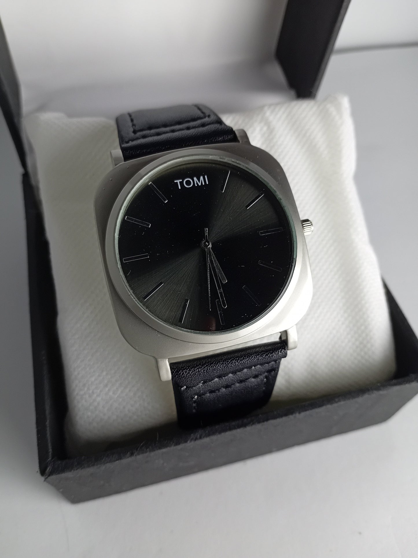TOMI T084 Men’s Leather Strap Watch – Black Dial | Silver Border