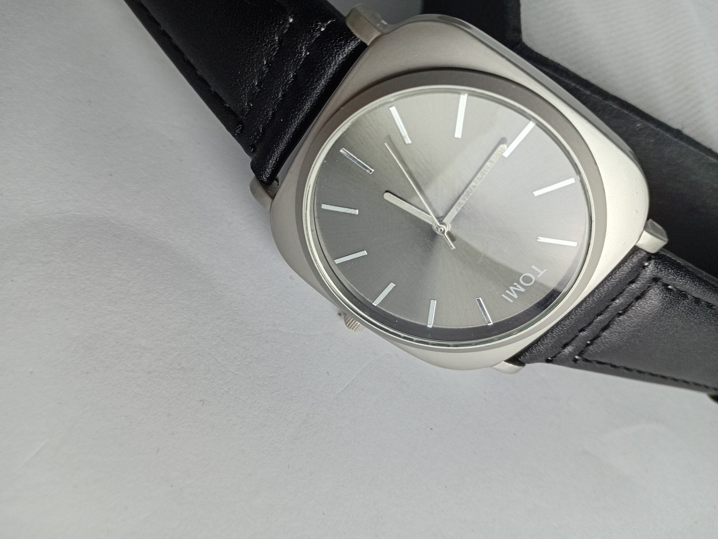TOMI T084 Men’s Leather Strap Watch – Black Dial | Silver Border