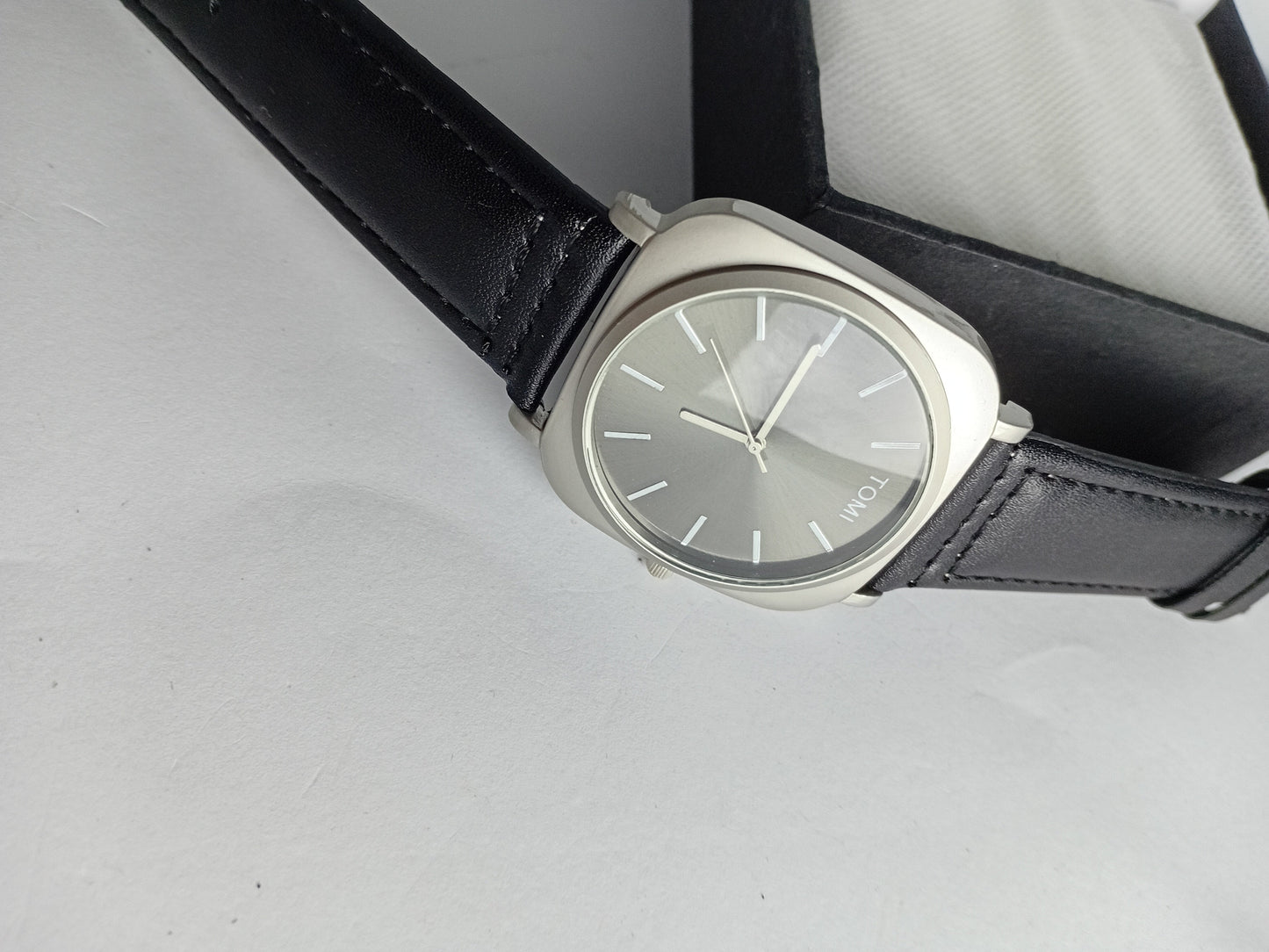 TOMI T084 Men’s Leather Strap Watch – Black Dial | Silver Border