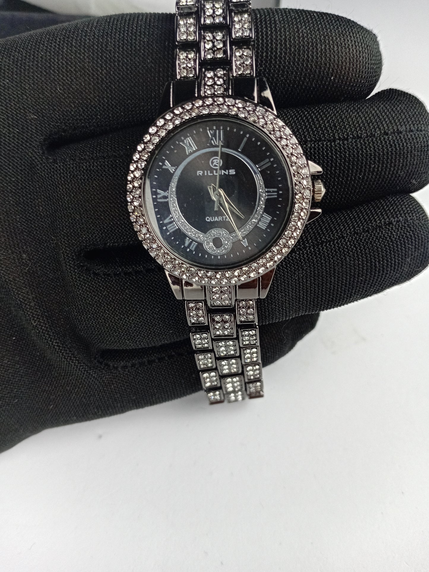 Riluns Luxury Women’s Crystal Stainless Steel Watch – Black Dial
