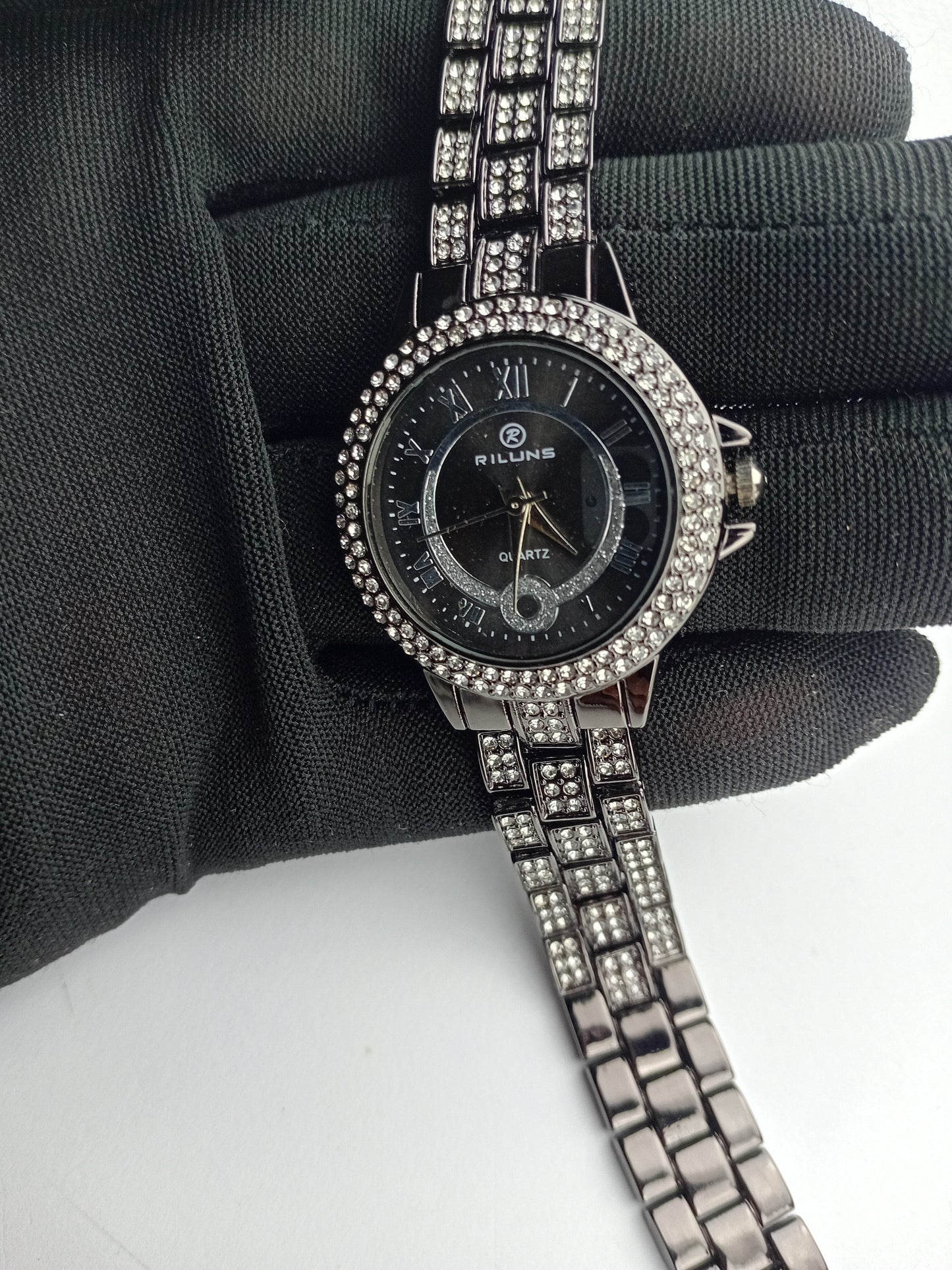 Riluns Luxury Women’s Crystal Stainless Steel Watch – Black Dial