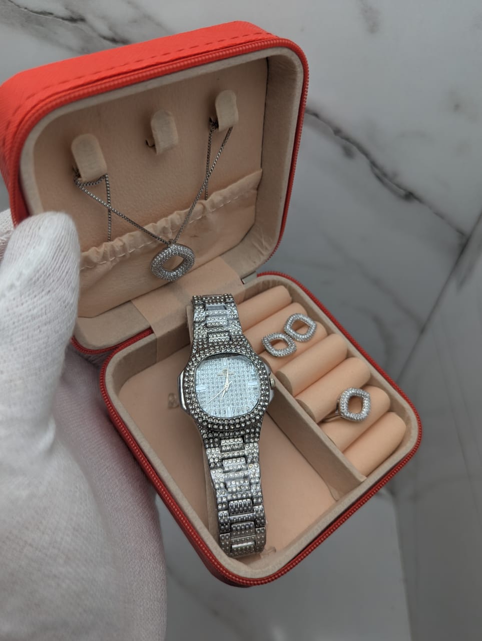 Luxury Crystal Women’s Watch & Jewelry Set – 4-Piece Gift Collection (Multiple Designs)