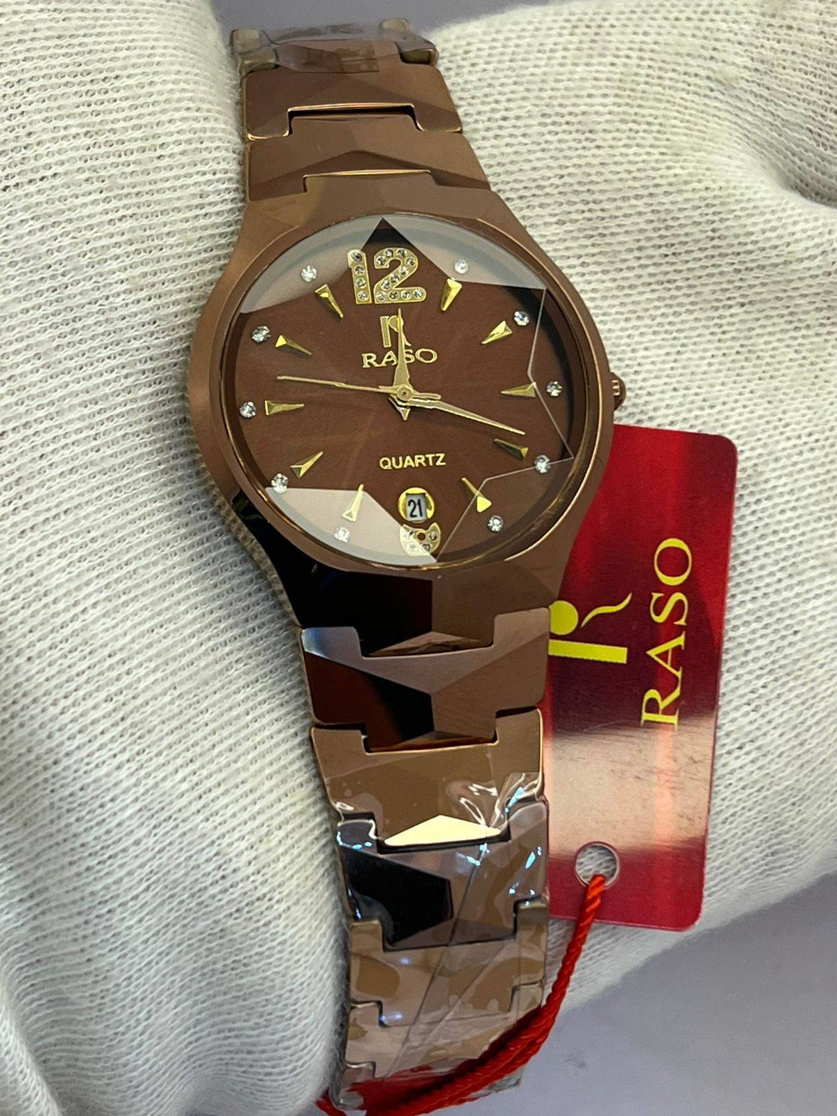 REsdai Stainless Steel Quartz Watch with Day & Date – Multiple Colors