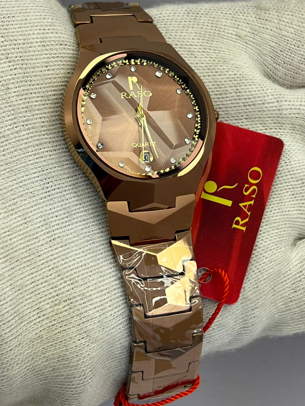 REsdai Stainless Steel Quartz Watch with Day & Date – Multiple Colors