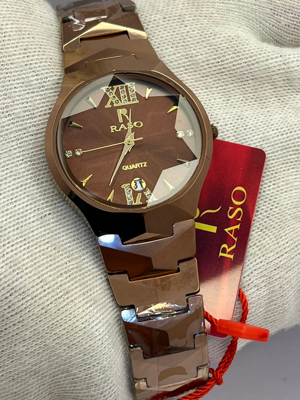 REsdai Stainless Steel Quartz Watch with Day & Date – Multiple Colors