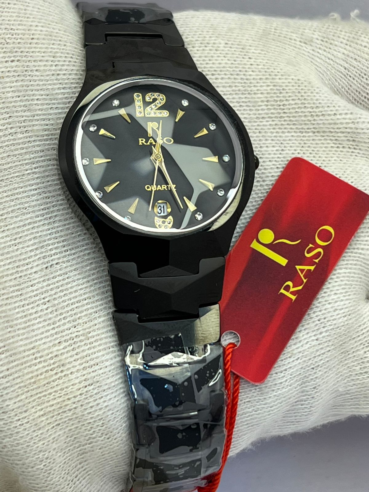 REsdai Stainless Steel Quartz Watch with Day & Date – Multiple Colors